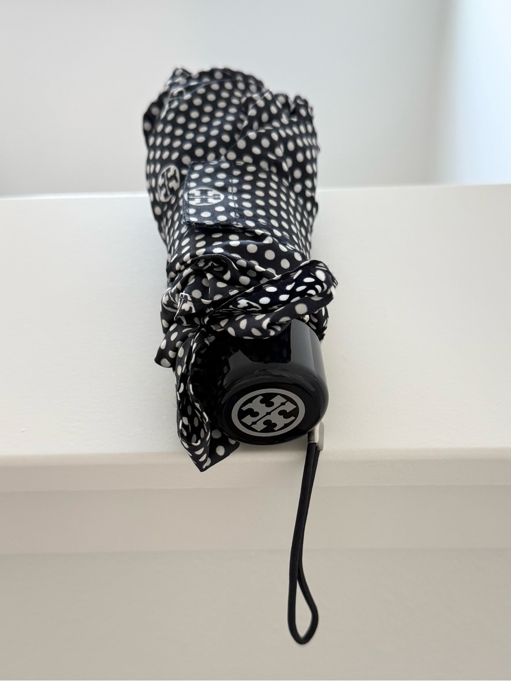 TORY BURCH Packable Umbrella | Navy & White Polka Dot